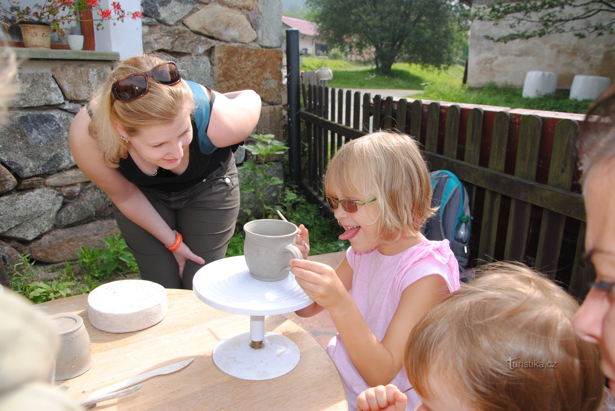 Keramičke radionice, fototeka Atelier zvonara i lončara Deštná