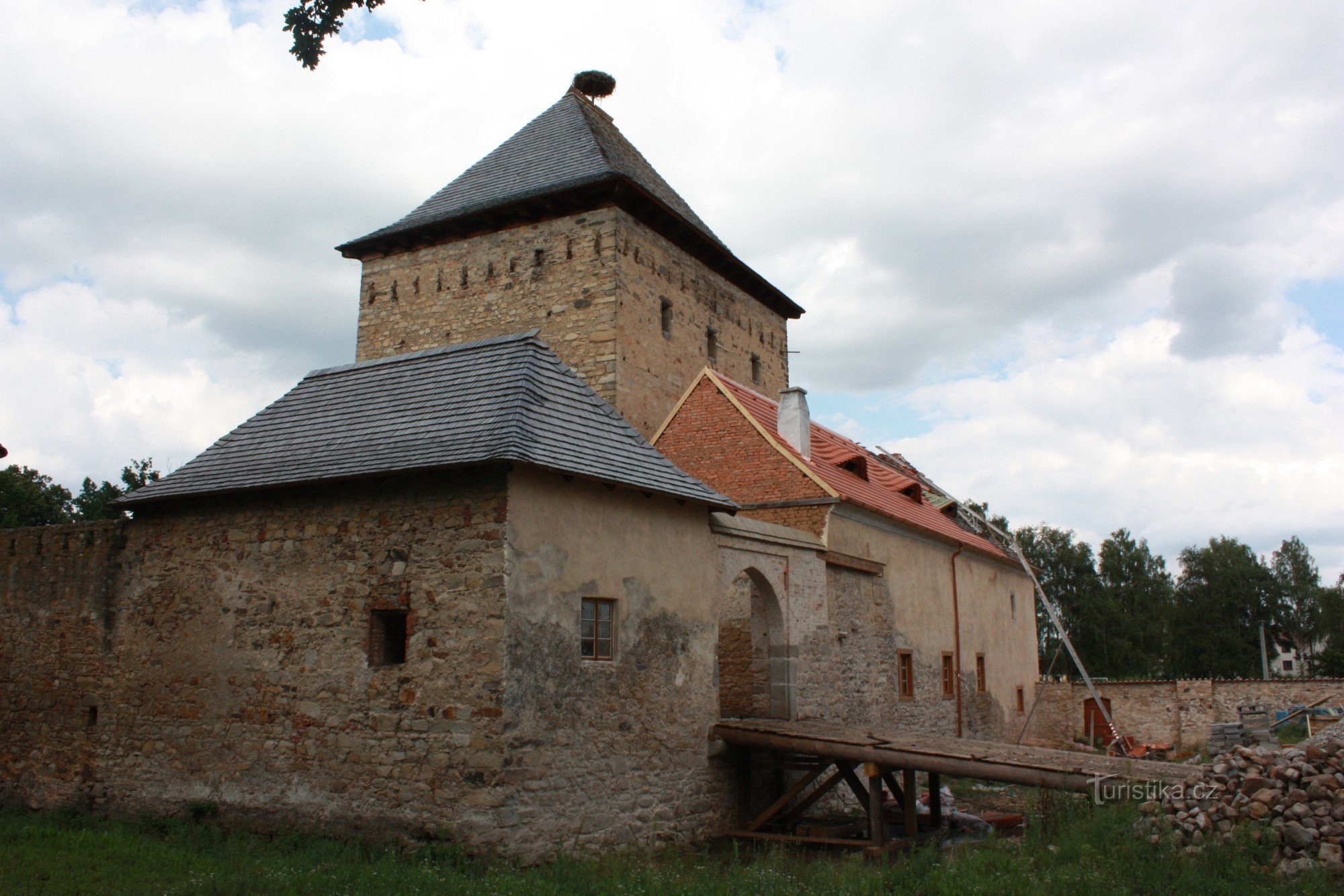 Cetatea inferioară Kestřany