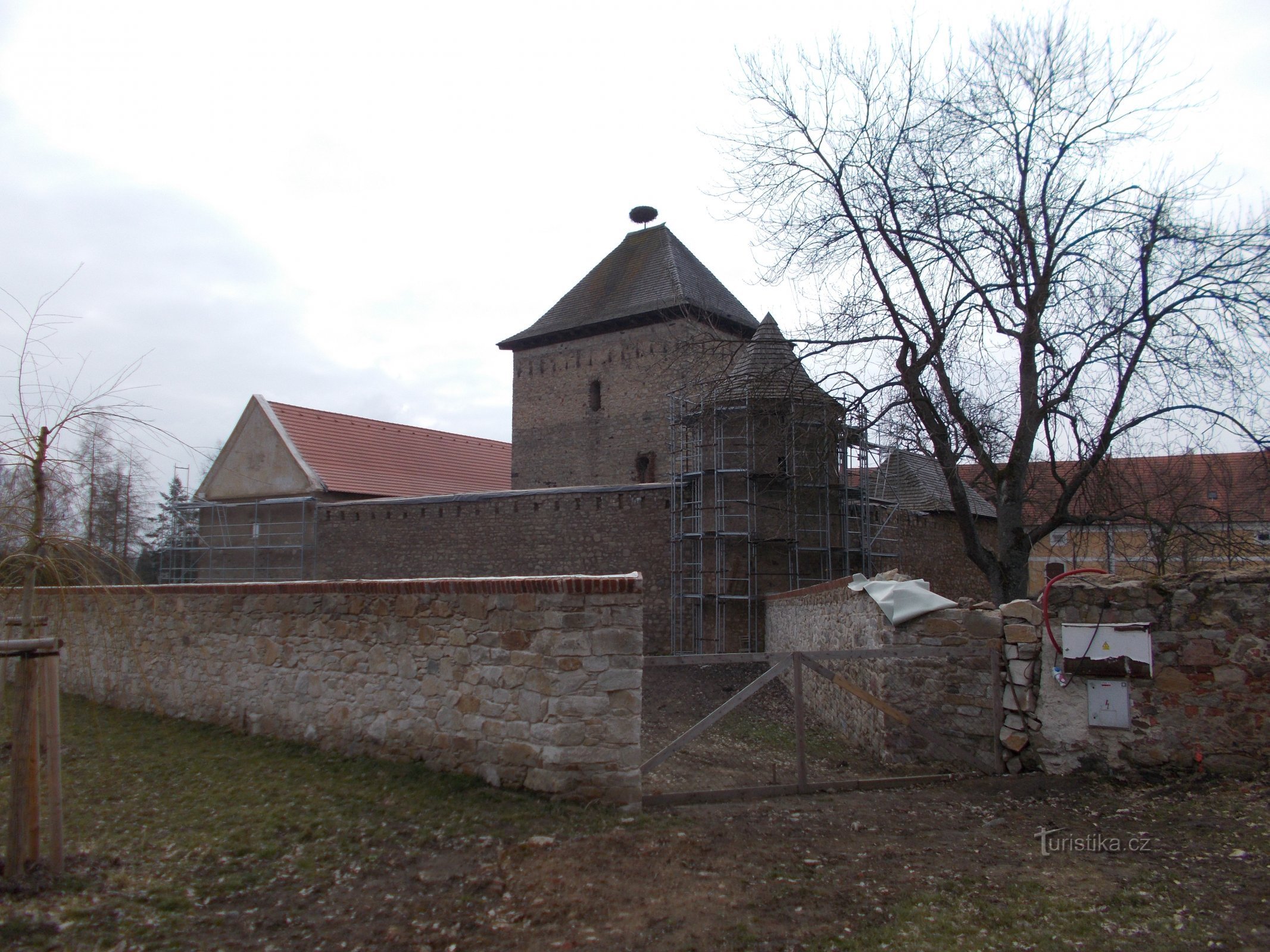 Kestřany - Pháo đài phía dưới