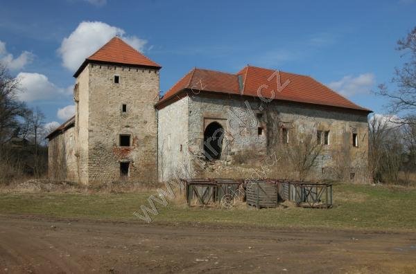 Kestřany - horní tvrz