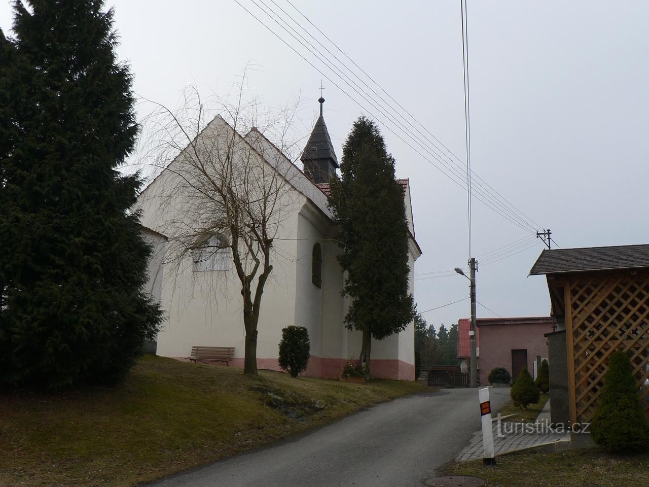 Kladruby, capela dinspre est
