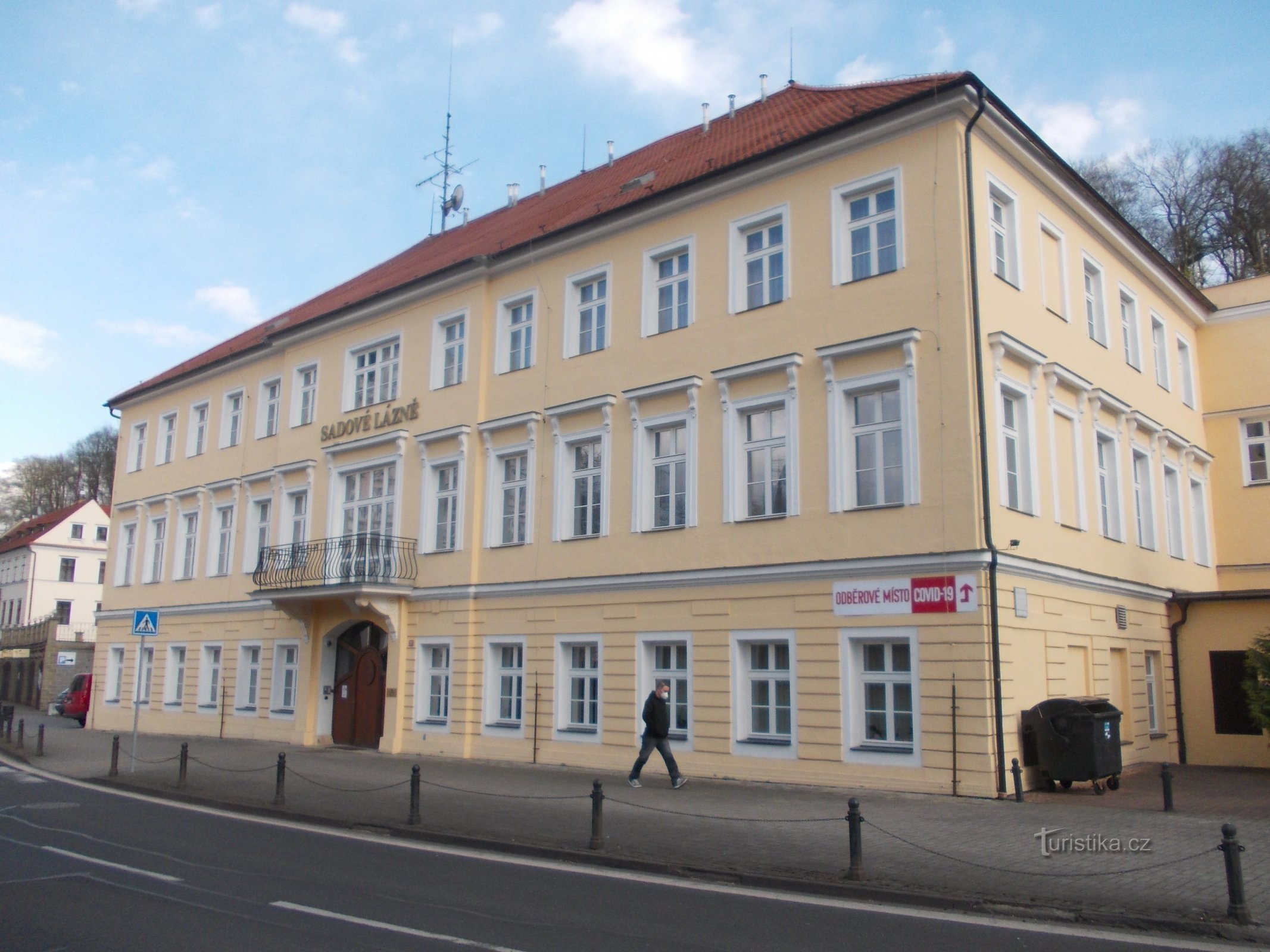 classicistisch gebouw Sadové lázně