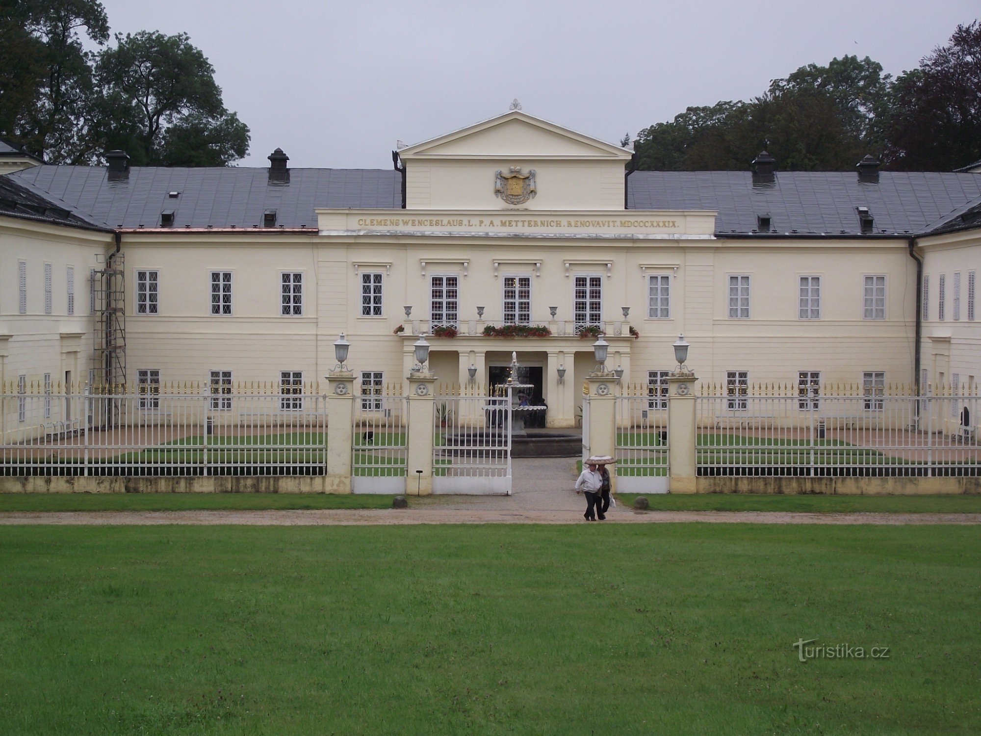 castello classicista Kynžvart