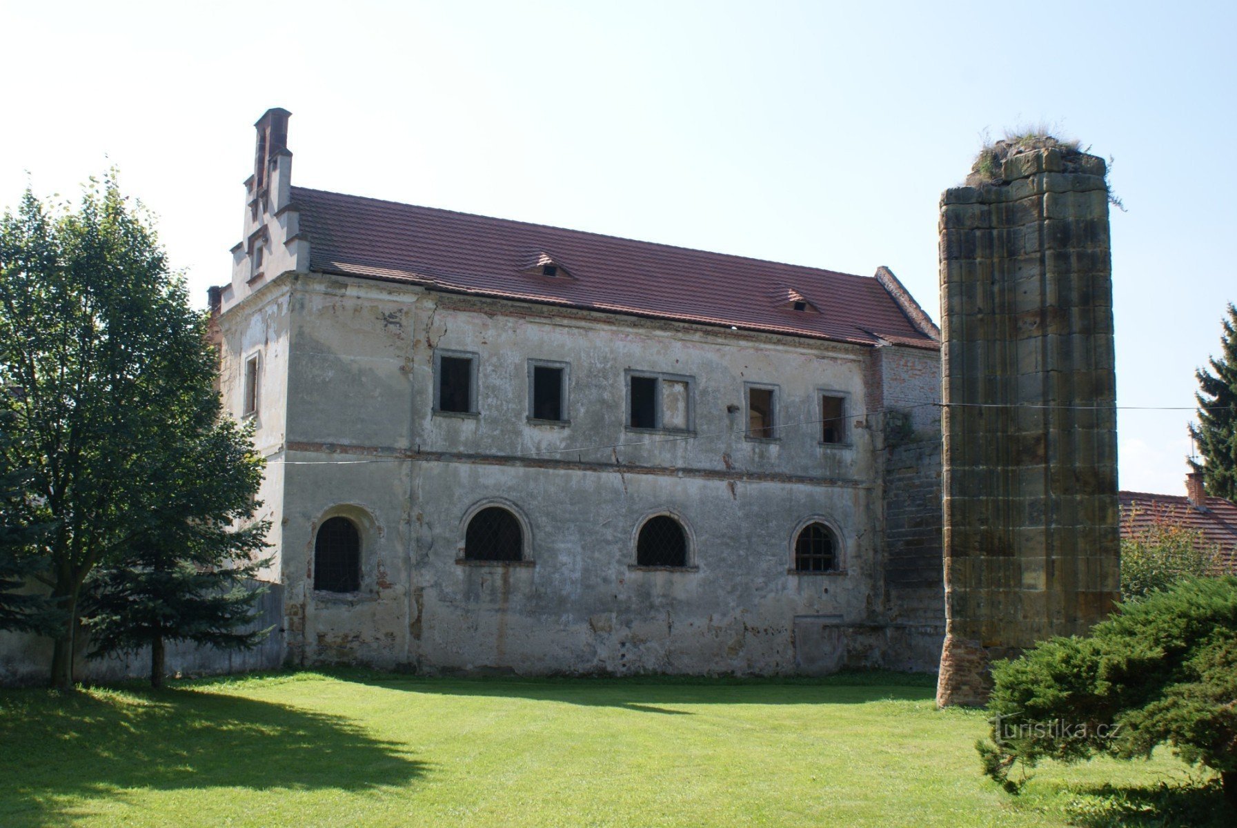 修道院と城
