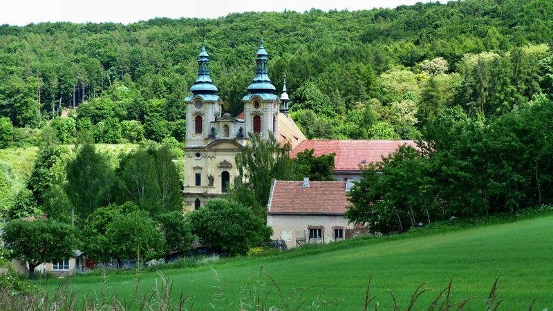 klášter augustiniánů Vallis beatae Virginis s kostelem Nanebevzetí P. Marie