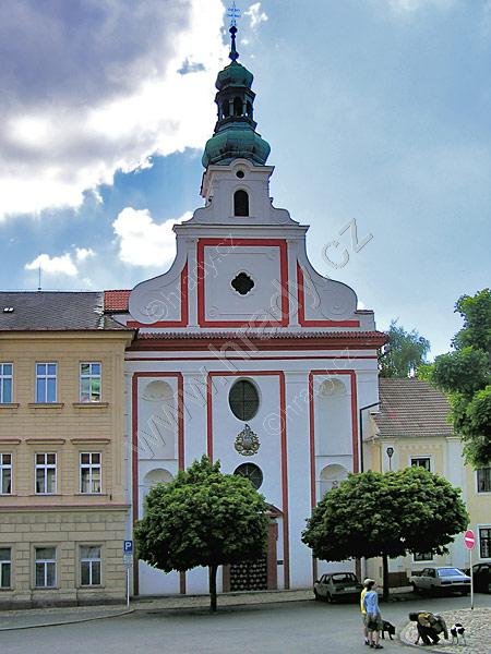 klášter bosých augustiniánů s kostelem Narození Panny Marie