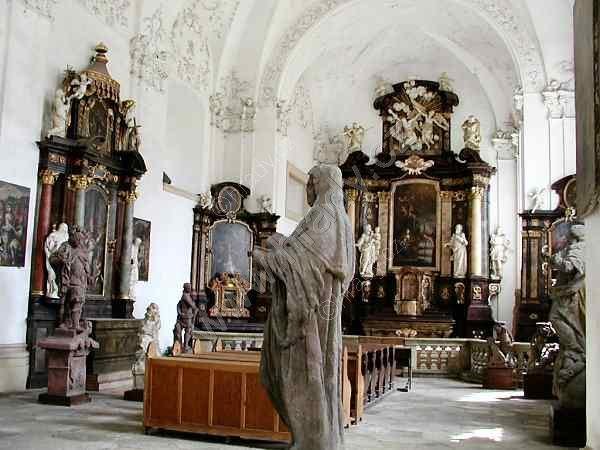 klášter kapucínů s kostelem Tří králů a kaplí sv. Anny