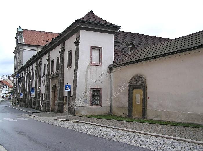 klášter obutých augustiniánů s kostelem Všech svatých