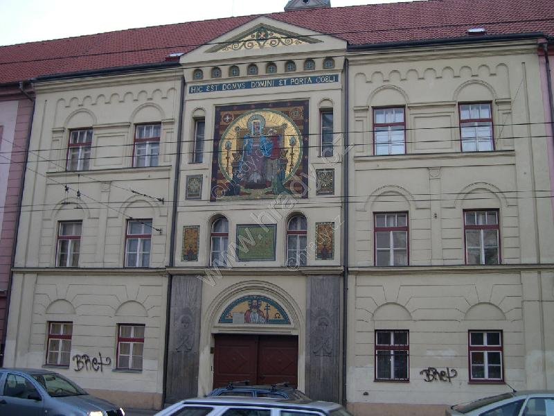 klášter petrinů s kostelem Panny Marie Růžencové