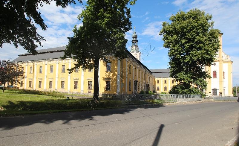 klášter piaristů s kostelem Navštívení Panny Marie