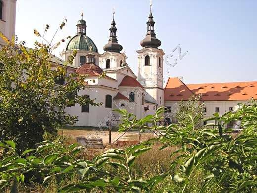klášter premonstrátek s kostelem Narození Panny Marie