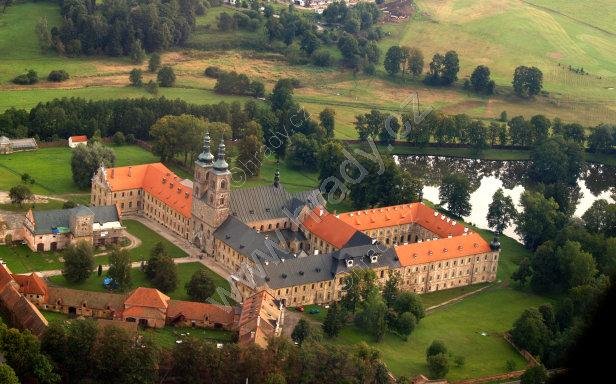 klášter premonstrátů s kostelem Zvěstování Panny Marie