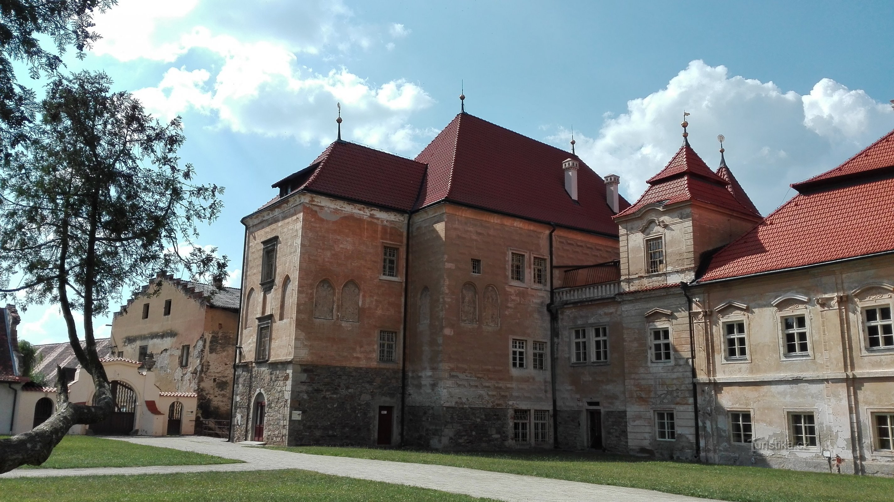 Желівський монастир.