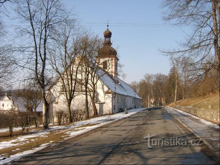 Монастирське подвір'я