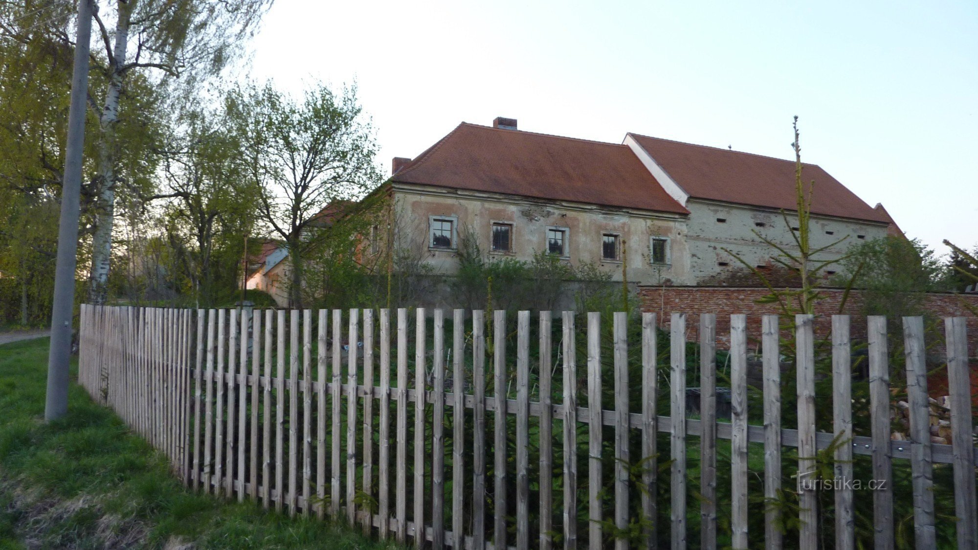 cour du monastère