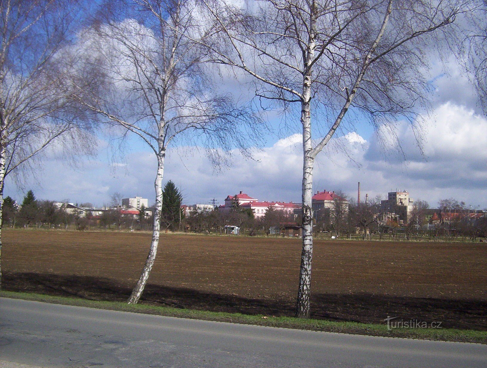 Hradisko 修道院 - 村庄全景 - 照片：Ulrych Mir。