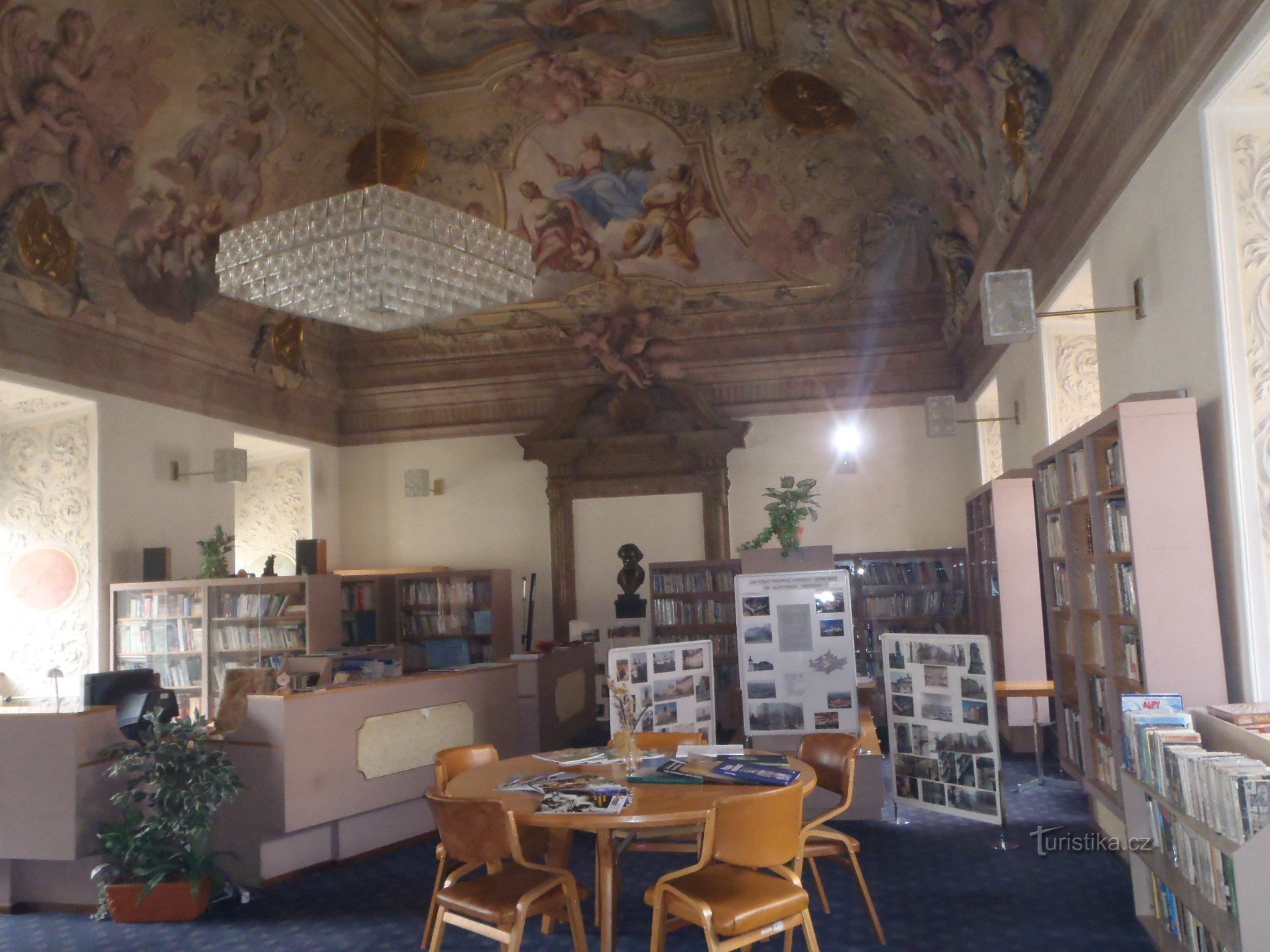 biblioteca del monasterio