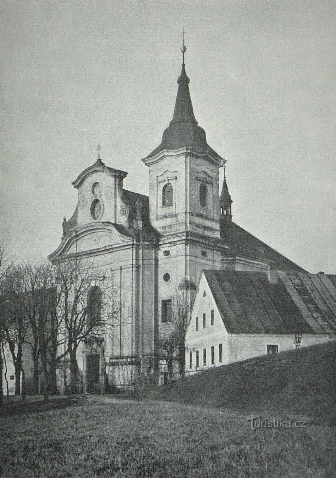 Klosterkyrkan i Nové Paca före 1909