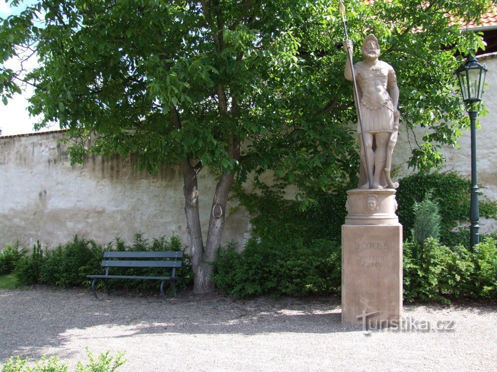 De kloostertuin bij het kapucijnenklooster in Žatec