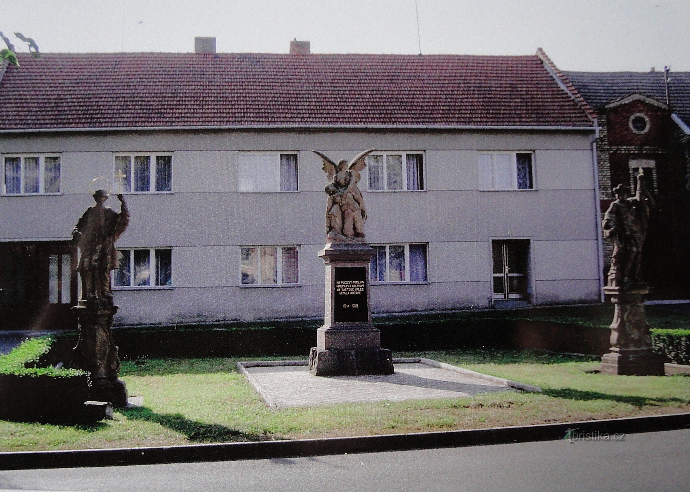 Klenovice St. Nepomuk J., I. világháborús emlékmű, Szt. Flórián