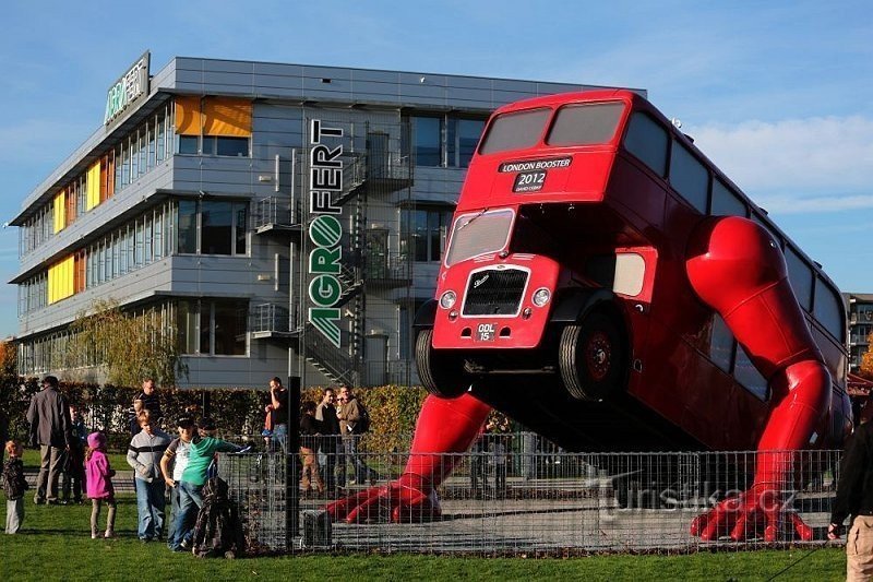 Klikający autobus, źródło: Agrofert.cz