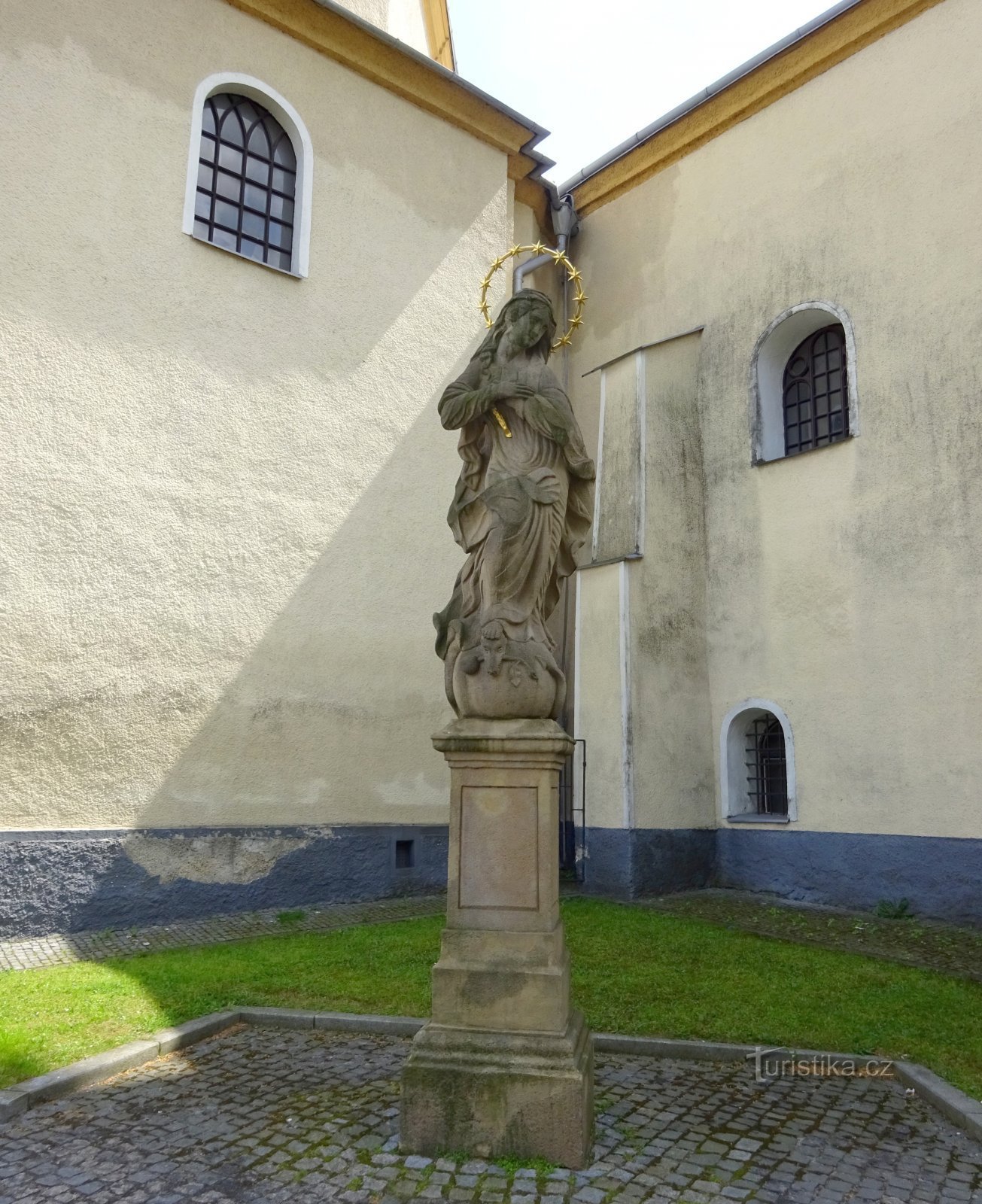 Klimkovice - statue of the Virgin Mary