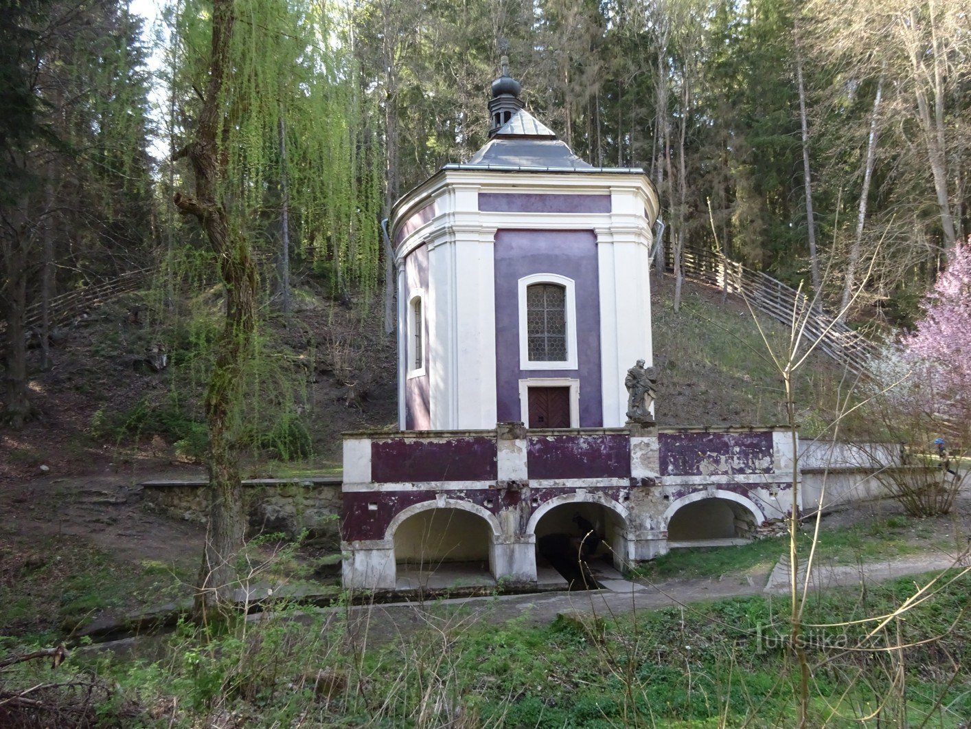 Klokočka – park krajobrazowy, dolina i kaplica św. Stapina