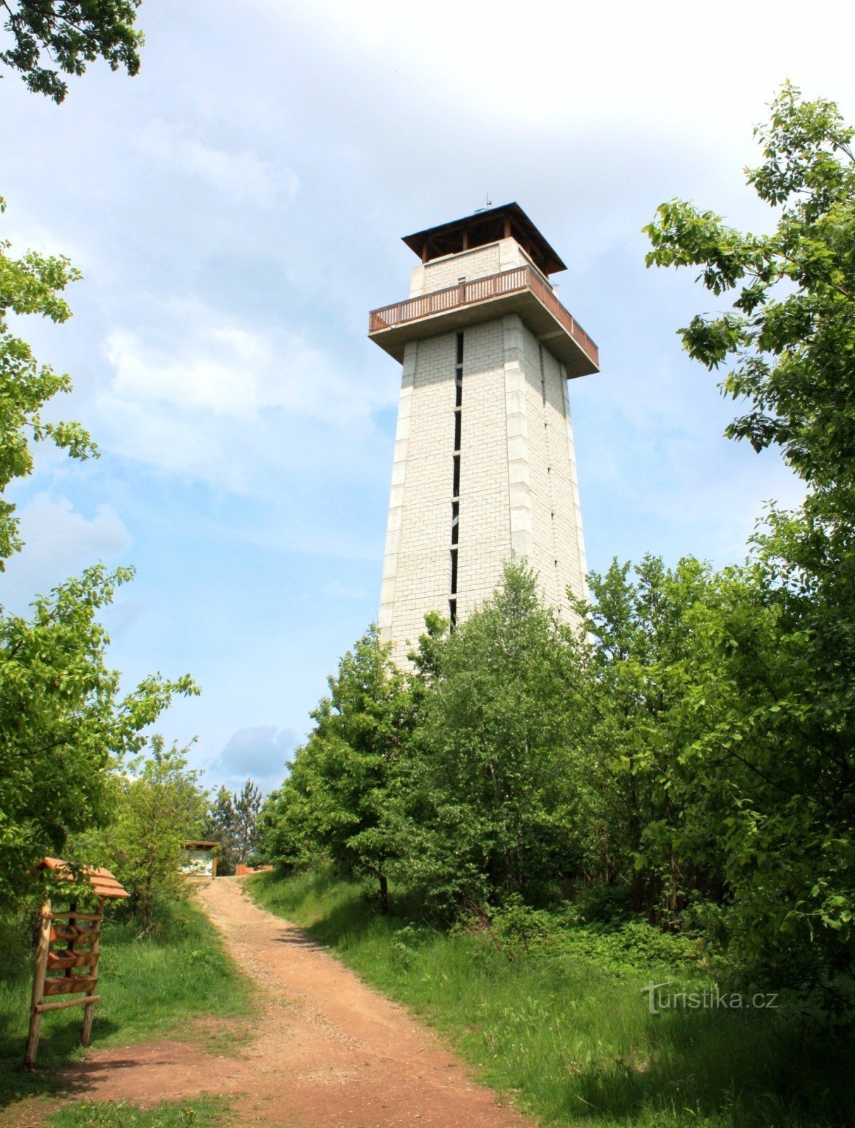 Klucanina - torre de vigilancia