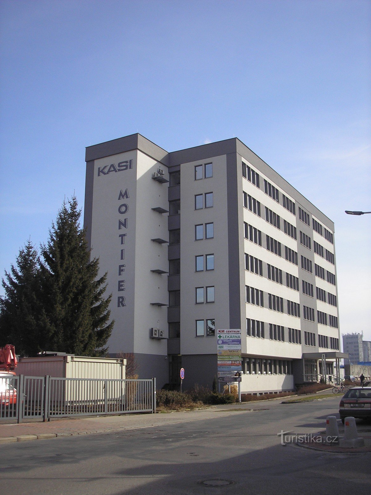 KM CENTRE PěLůČ