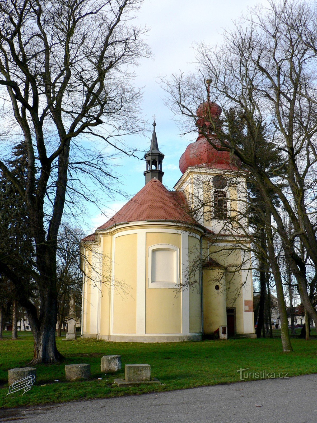 Kněževes (RA kerület) - a Szent István-templom. Nagyobb Jákób