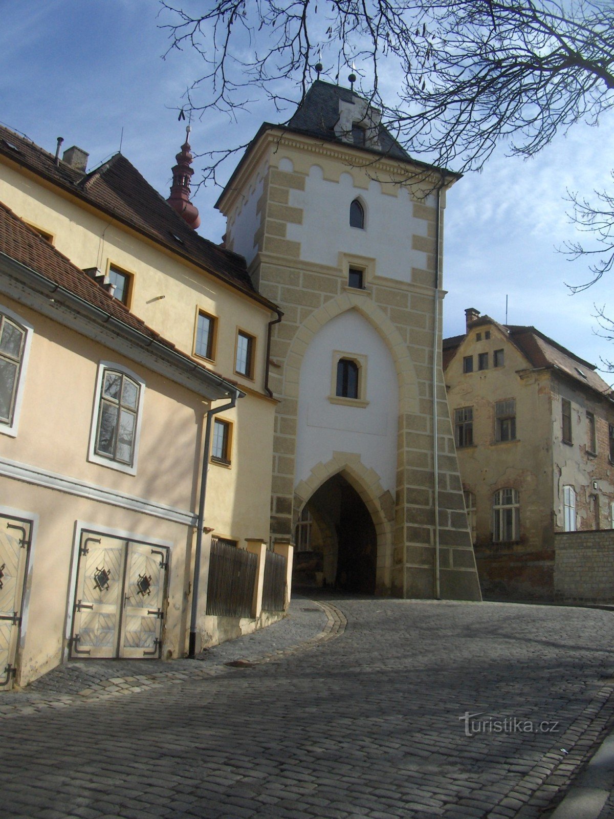 puerta del sacerdote