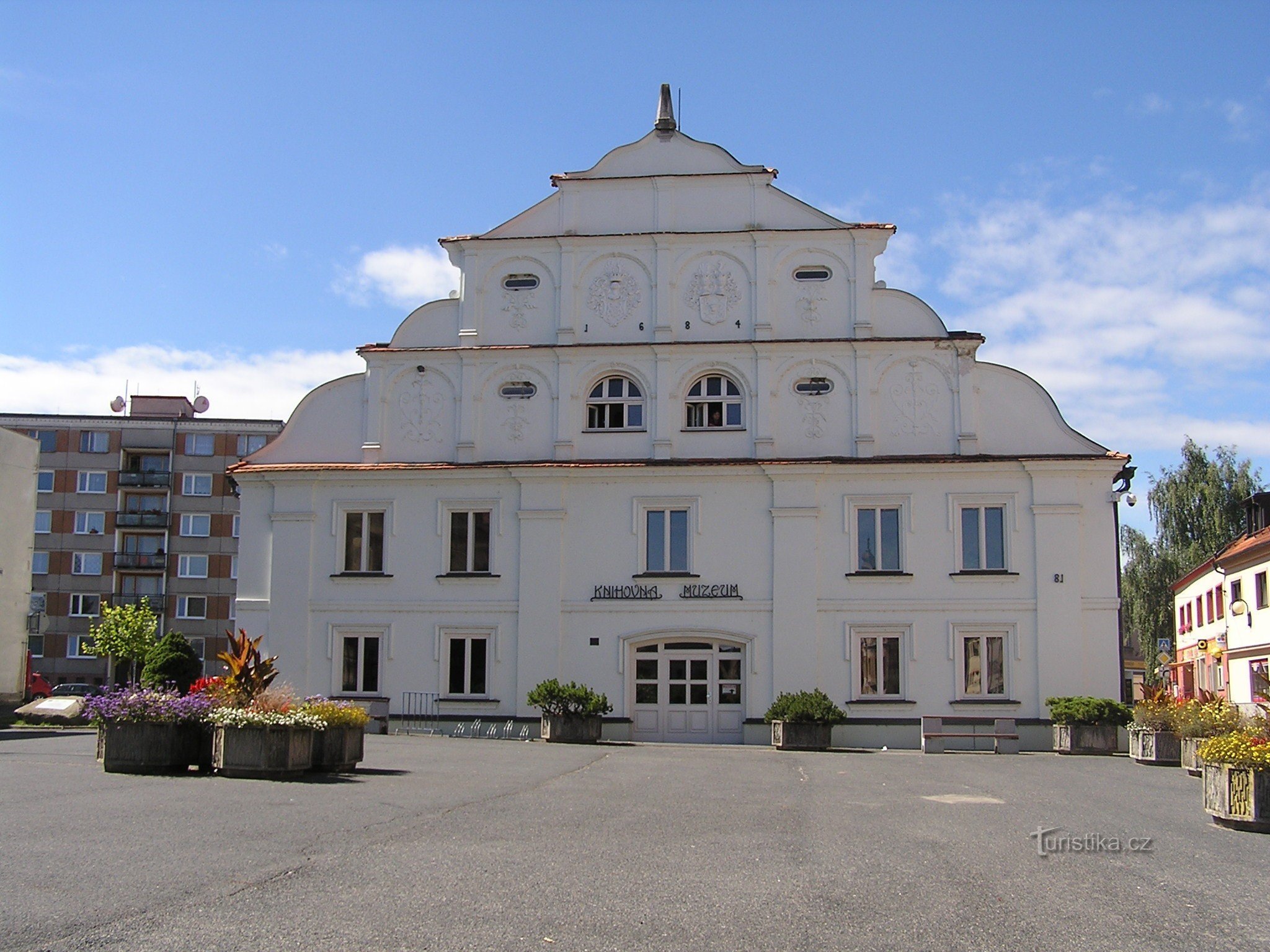 Bibliothèque et Musée (8/2016)