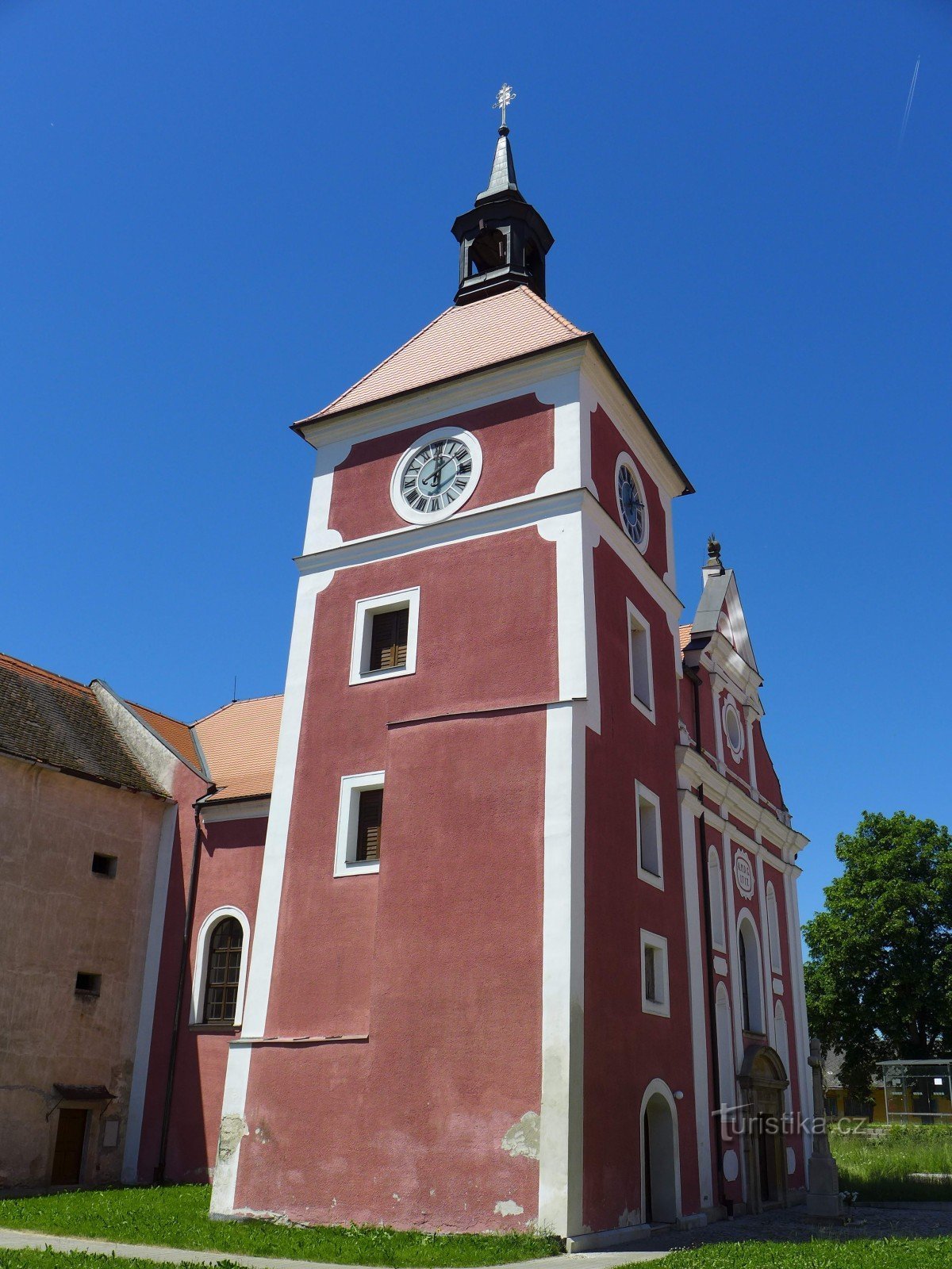 Knínice - Kerk van de Hemelvaart van St. Crisis