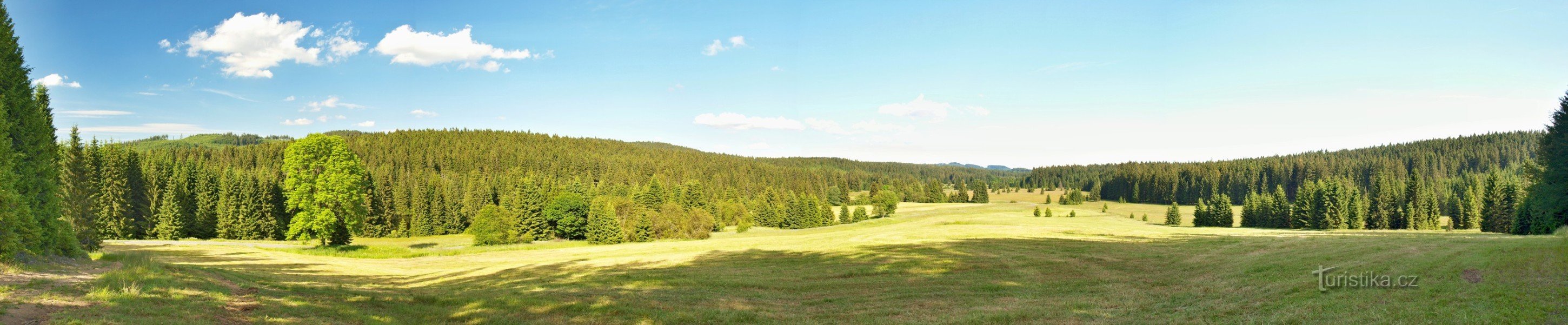 Kobylí hora boven Jiřická klauzura - Novohradské Hory