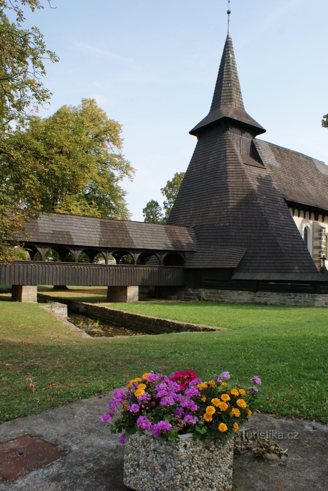 Kočí (lângă Chrudim) - zona bisericii Sf. Bartolomeu