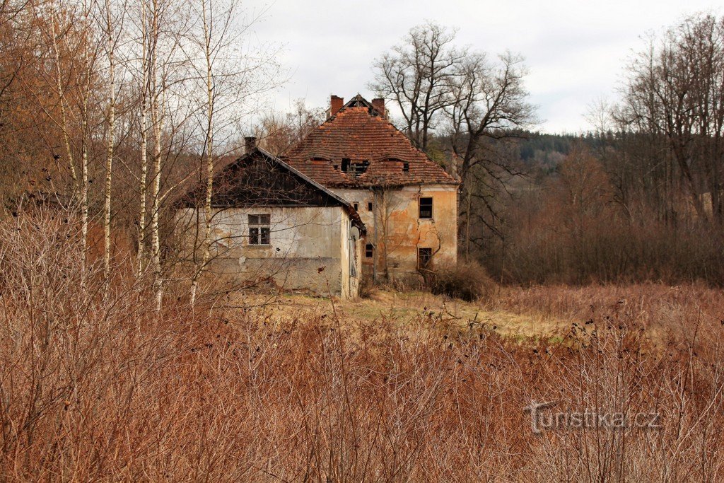 Kojšice, uitzicht op het kasteel vanuit het westen