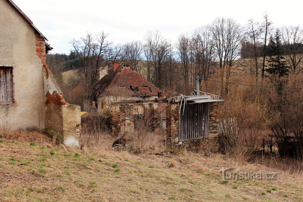 Kojšice, udsigt over slottet fra landsbyen