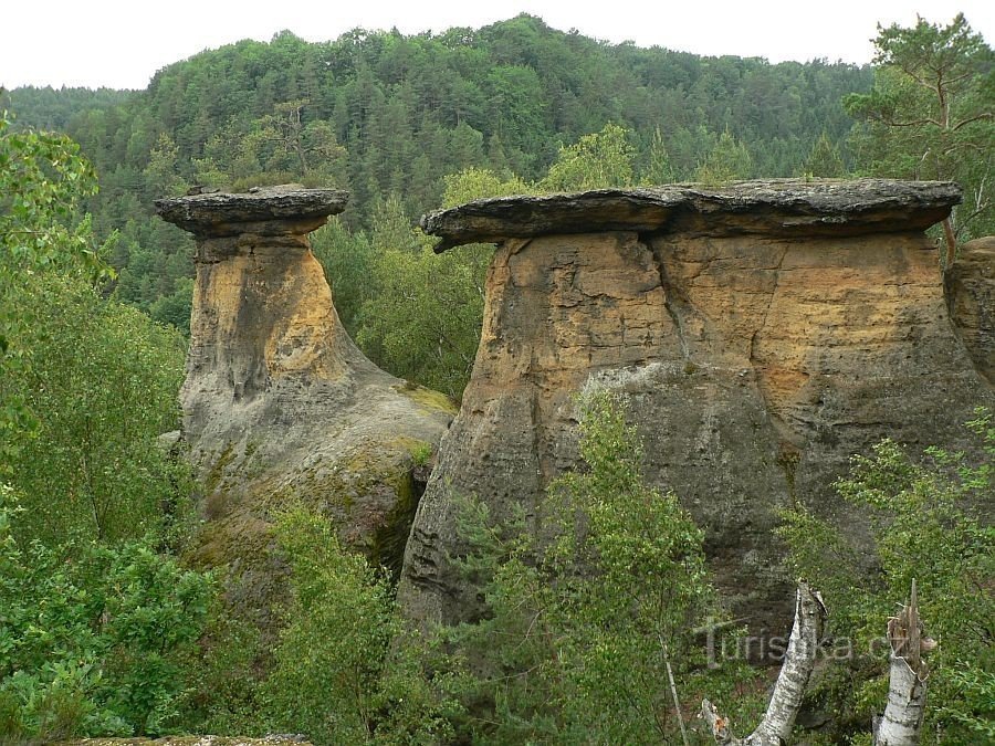 Kokořínské pokličky