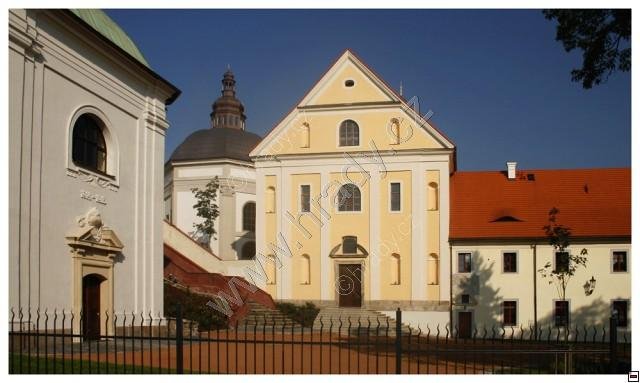 kolej piaristů s gymnasiem u kostela Zvěstování Panny Marie