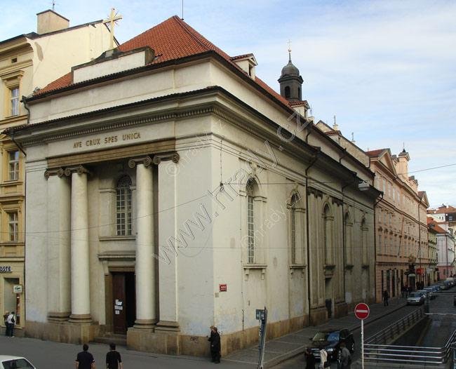 kolej piaristů s kostelem sv. Kříže