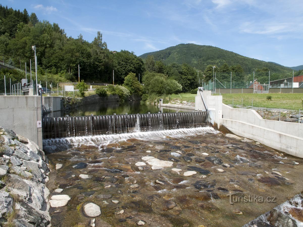 Around the new weir