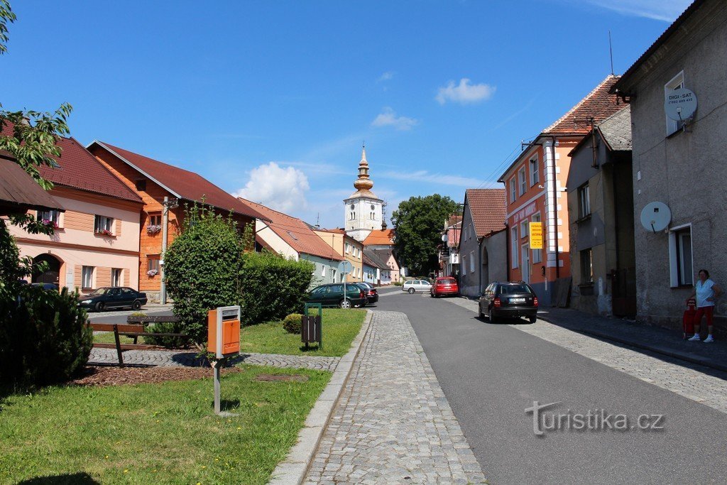 Kolinec, crkva sv. Jakub Vetšího pogled s trga