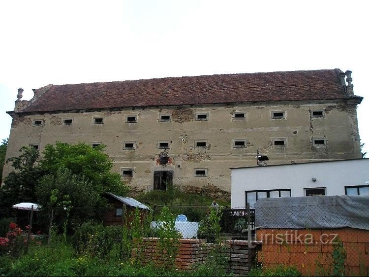 Koloděje nad Lužnicí, granero barroco