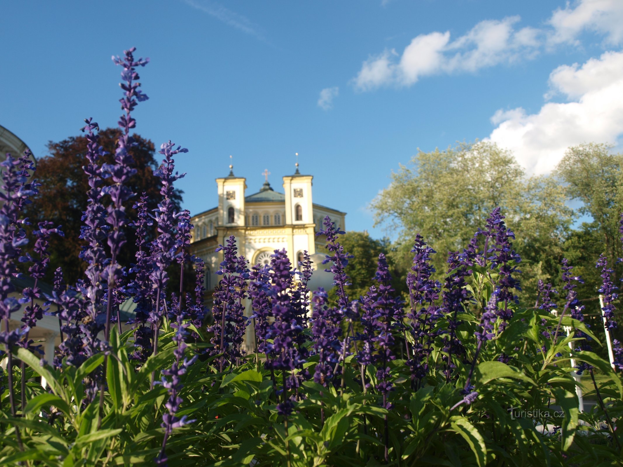 Kolonnaden i Mariánské Lázně och den sjungande fontänen