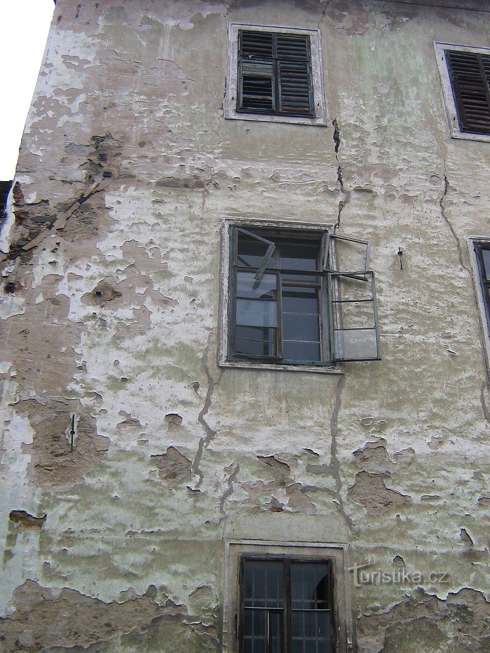 Komařice - castillo - condición desolada