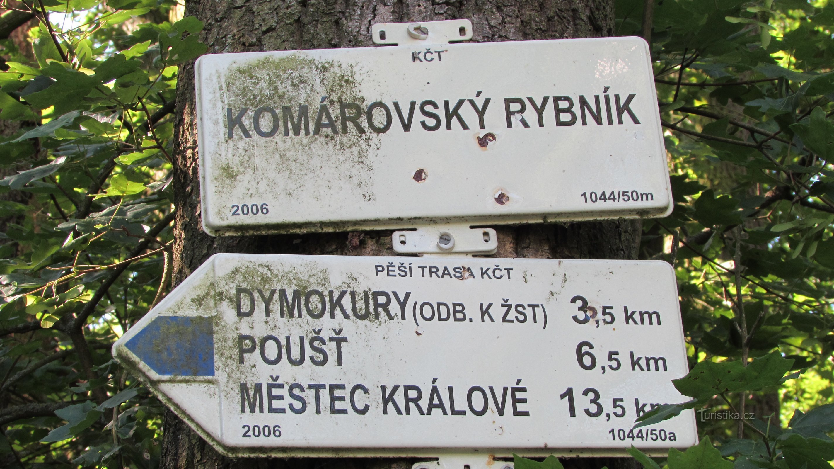 Komárovský-Teich - Wegweiser