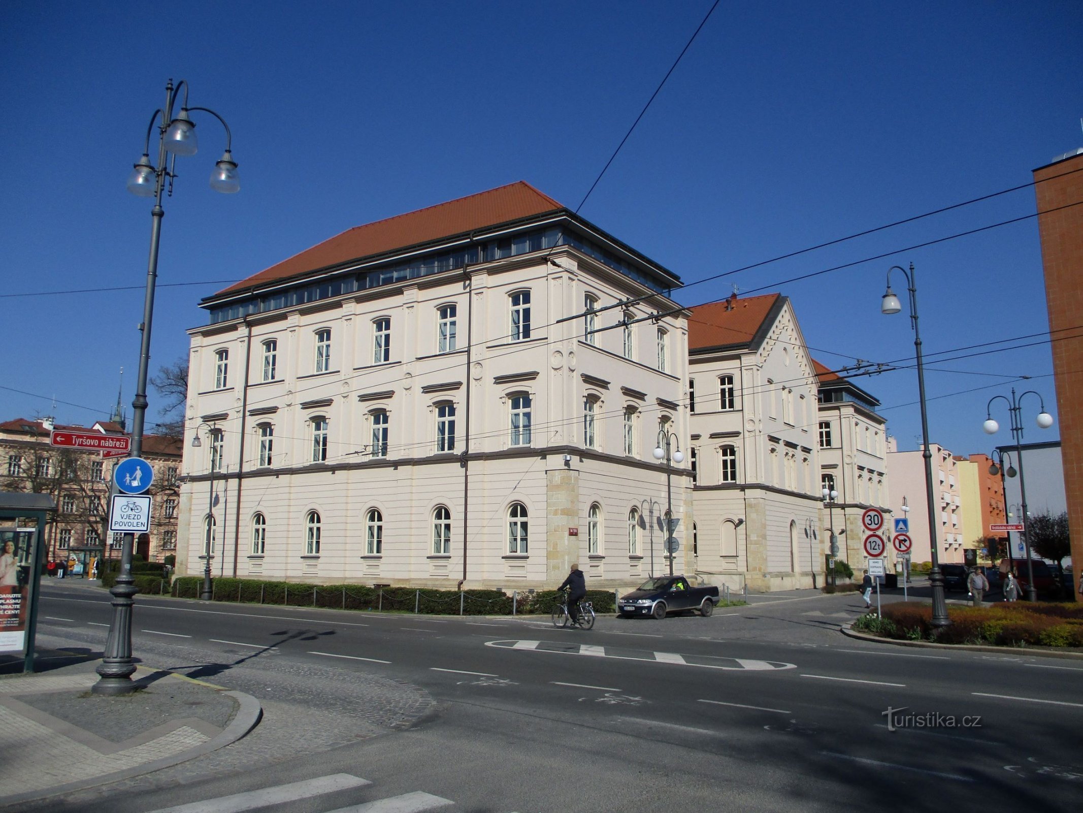 Comenius-Platz Nr. 120 (Pardubice, 27.4.2021)