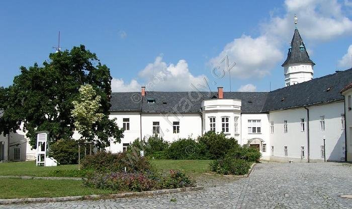 Komořany
