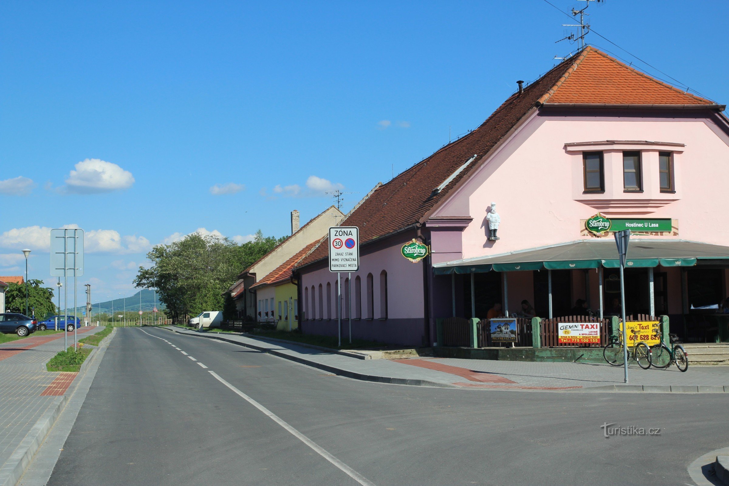 Komunikace začíná v Pasohlávkách u restaurace U lasa