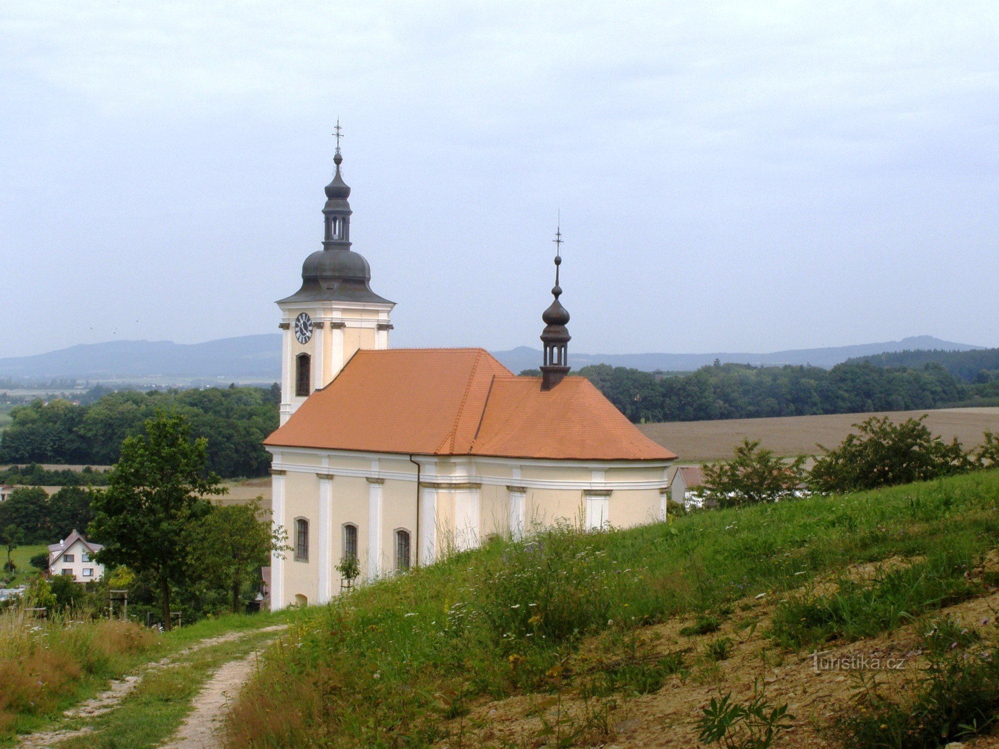 Konechlumí - cerkev sv. Petra in Pavla